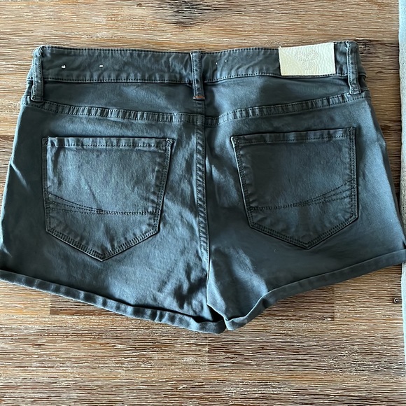 TNA shorts - Picture 2 of 4